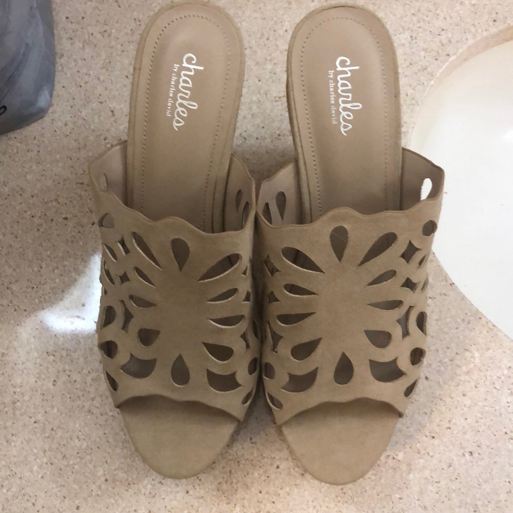 BRAND NEW Charles by Charles David Nude wedges